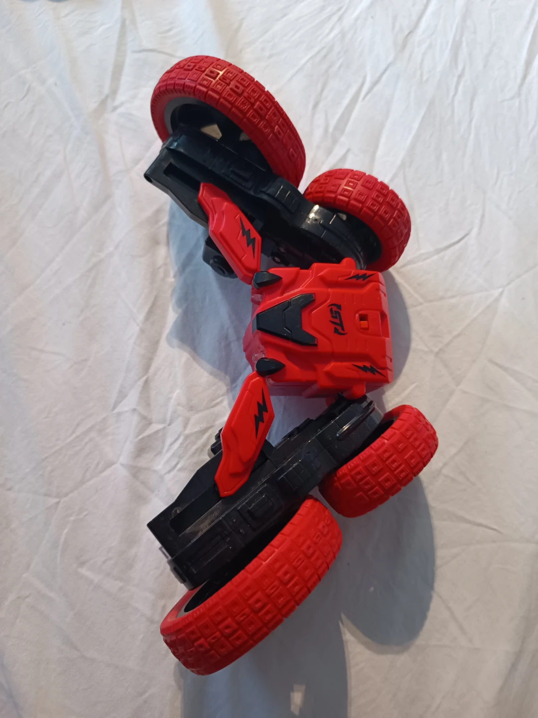 Stunt Car with Remote Control - photo 2