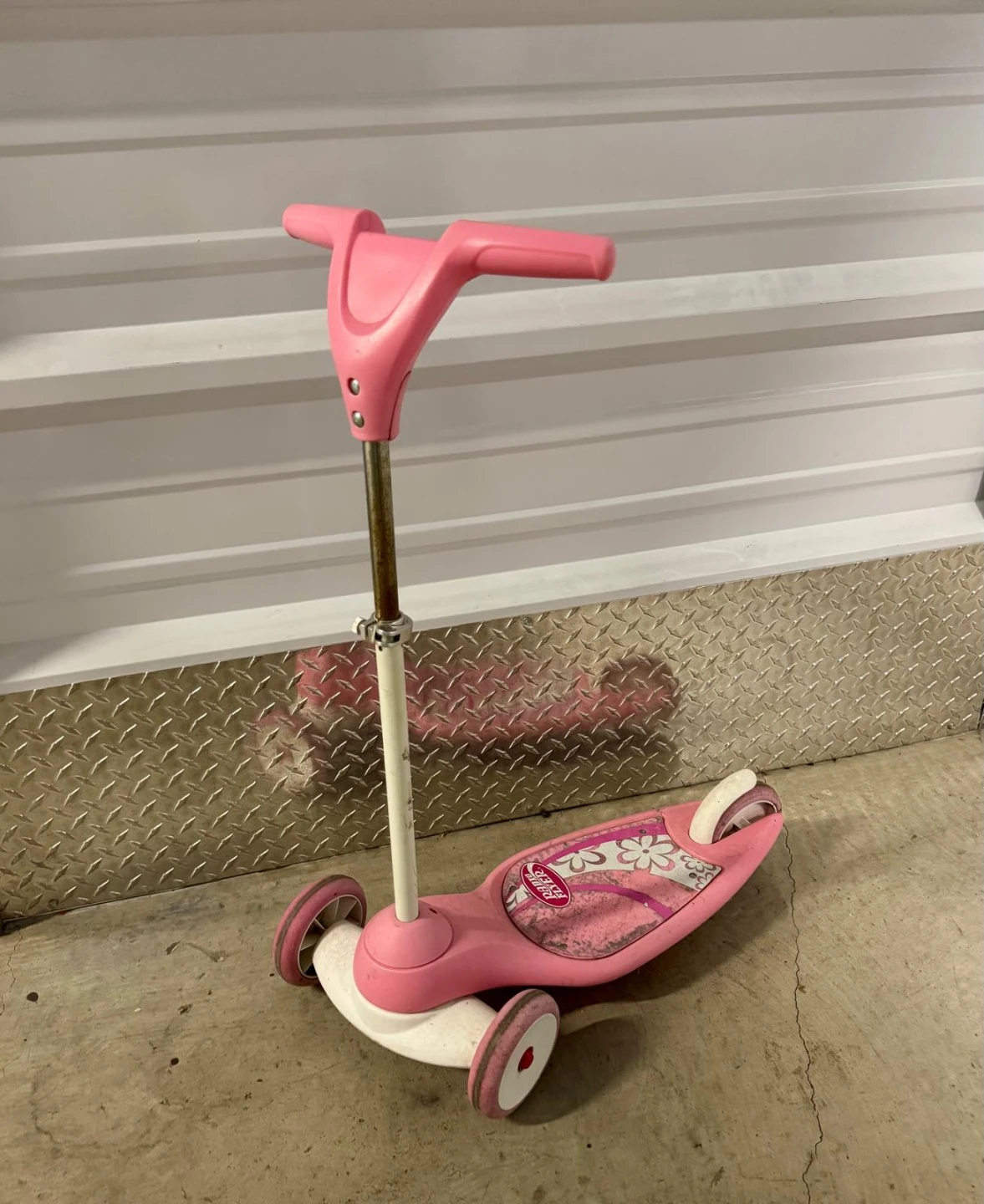 Radio Flyer Pink 3-Wheel Scooter