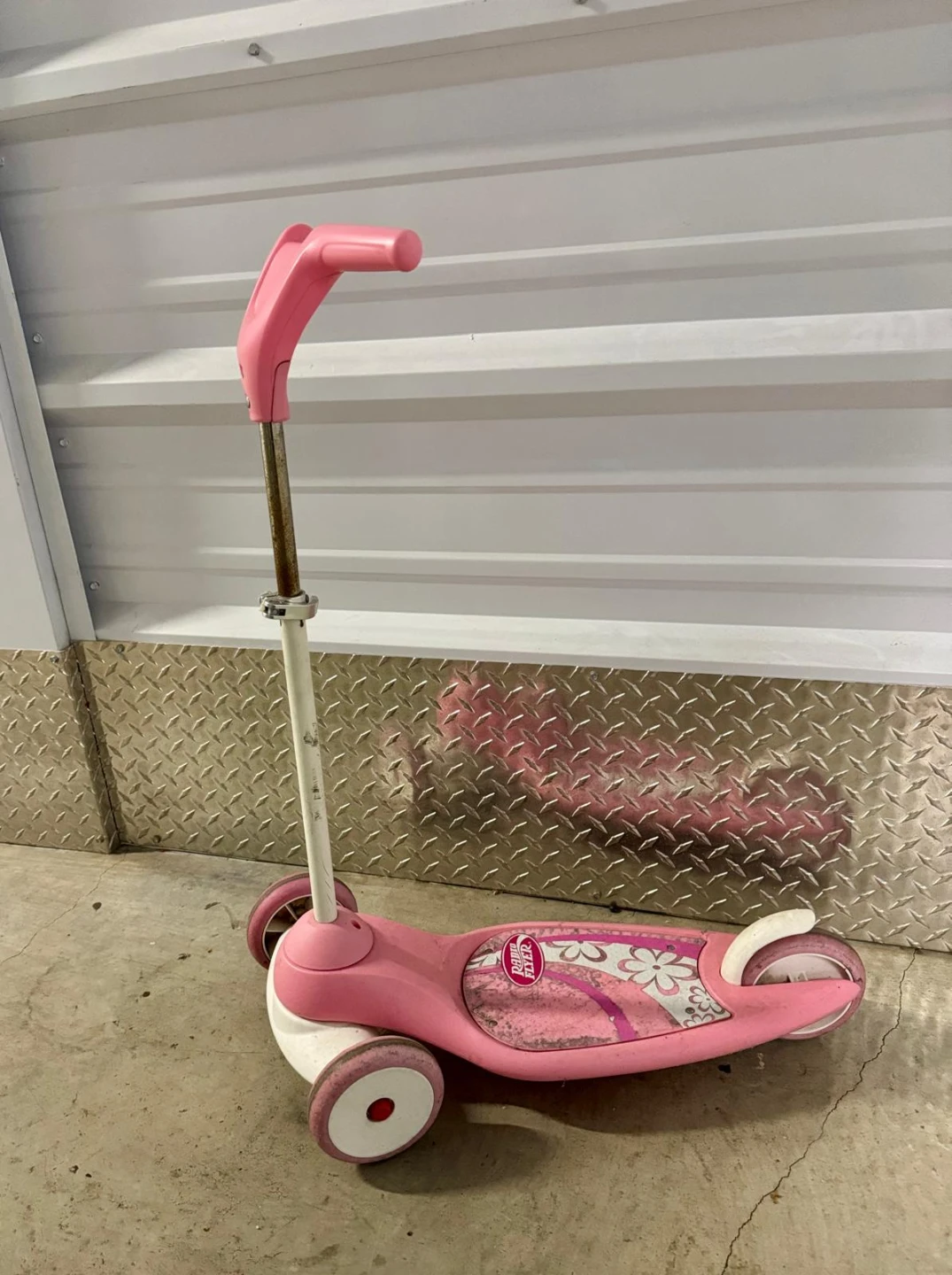 Radio Flyer Pink 3-Wheel Scooter - photo 2