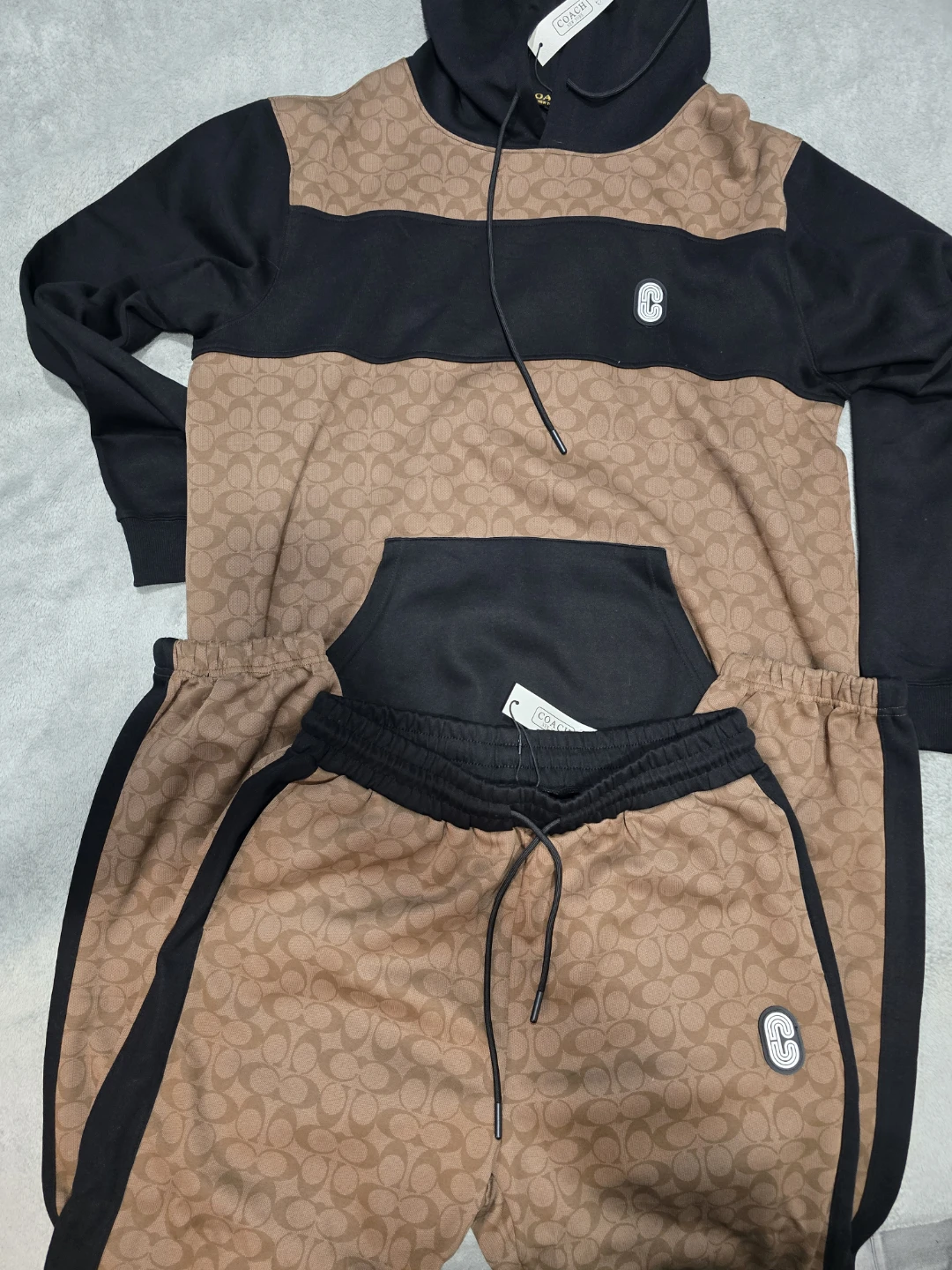 Coach Signature Print Hoodie and Jogger Set - photo 3