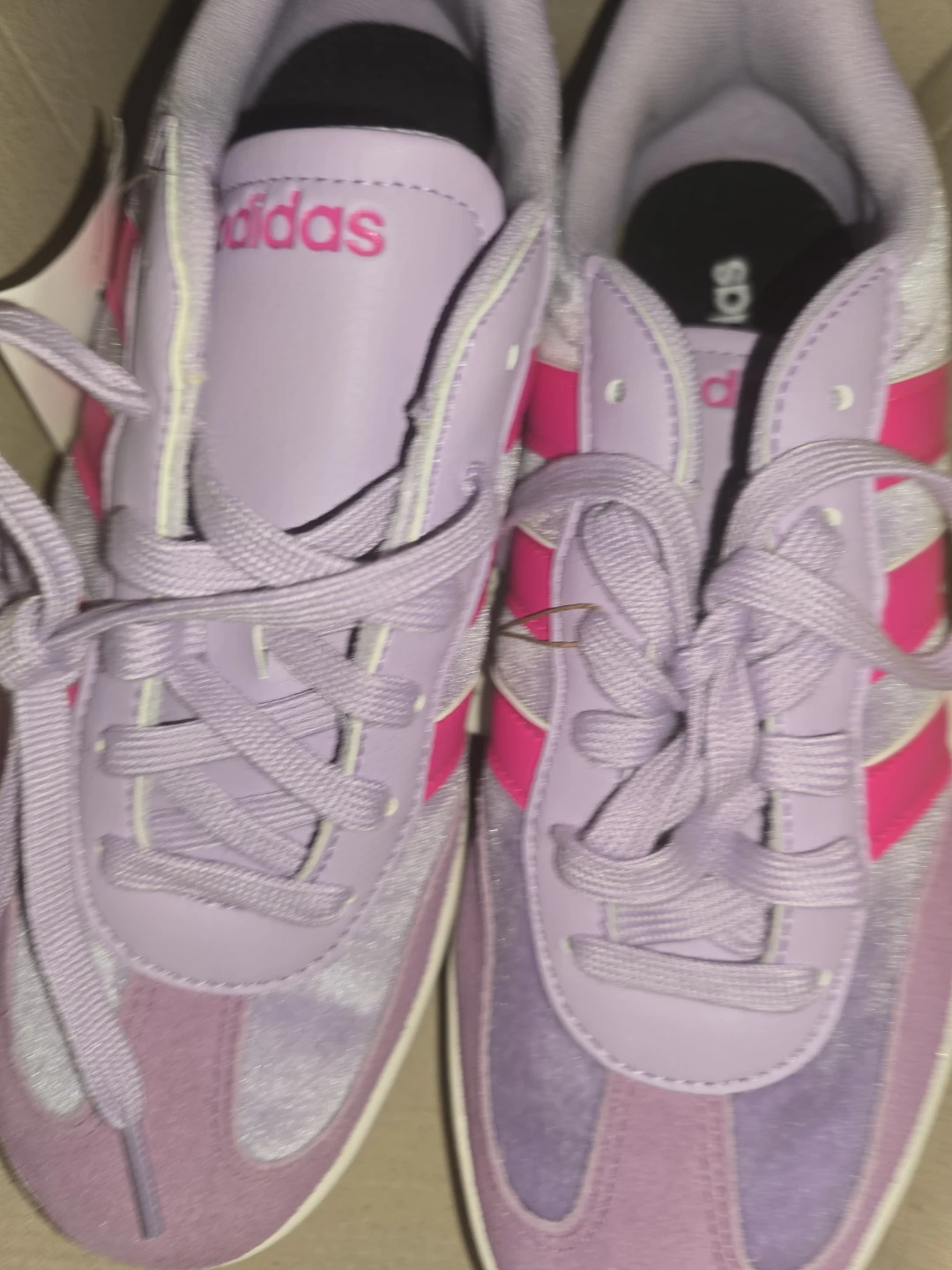 Adidas teens size 8 1/2 - photo 3