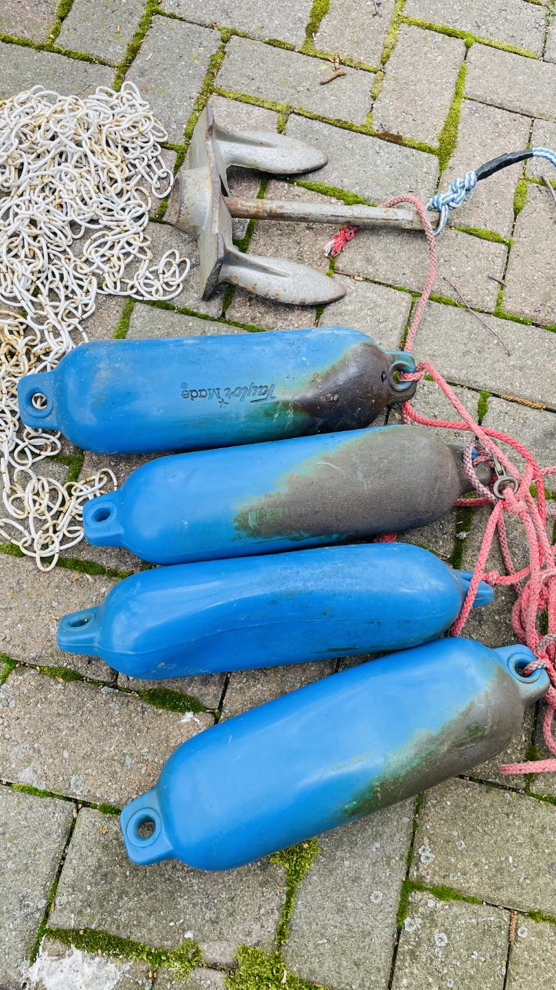 Taylor Made Boat Fenders, Anchor, and Chains - photo 3