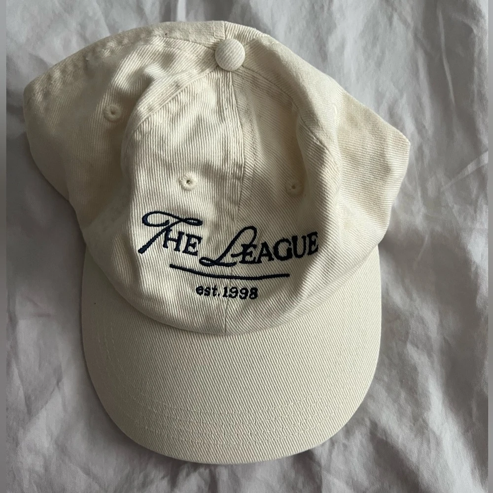 H&M Cream Baseball Cap with Embroidered Logo - photo 2