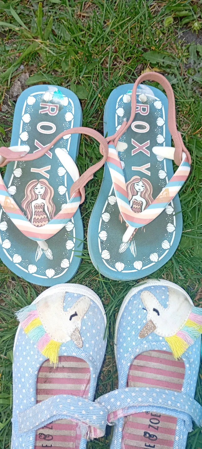 Kids Shoes Bundle: Roxy, Maggie Zoe & Old Navy Flip Flops - photo 4