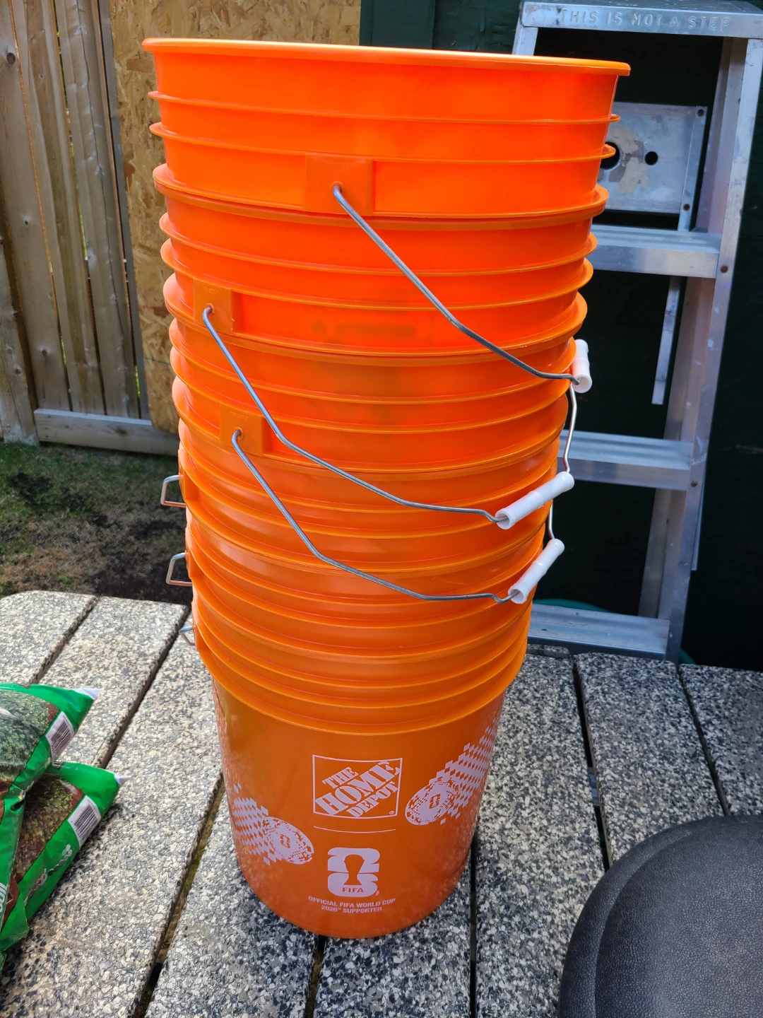 Home Depot 5 Gallon Buckets with Rocks - photo 4