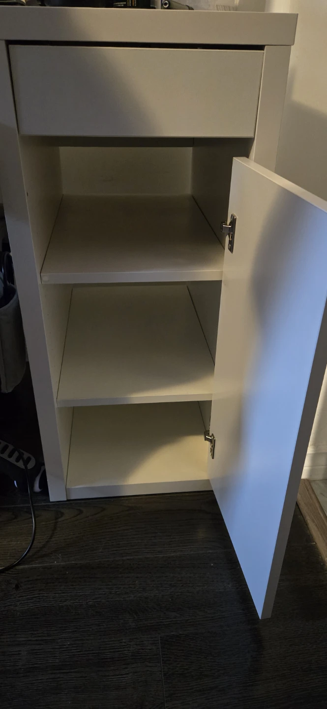 White Office Desk - photo 2