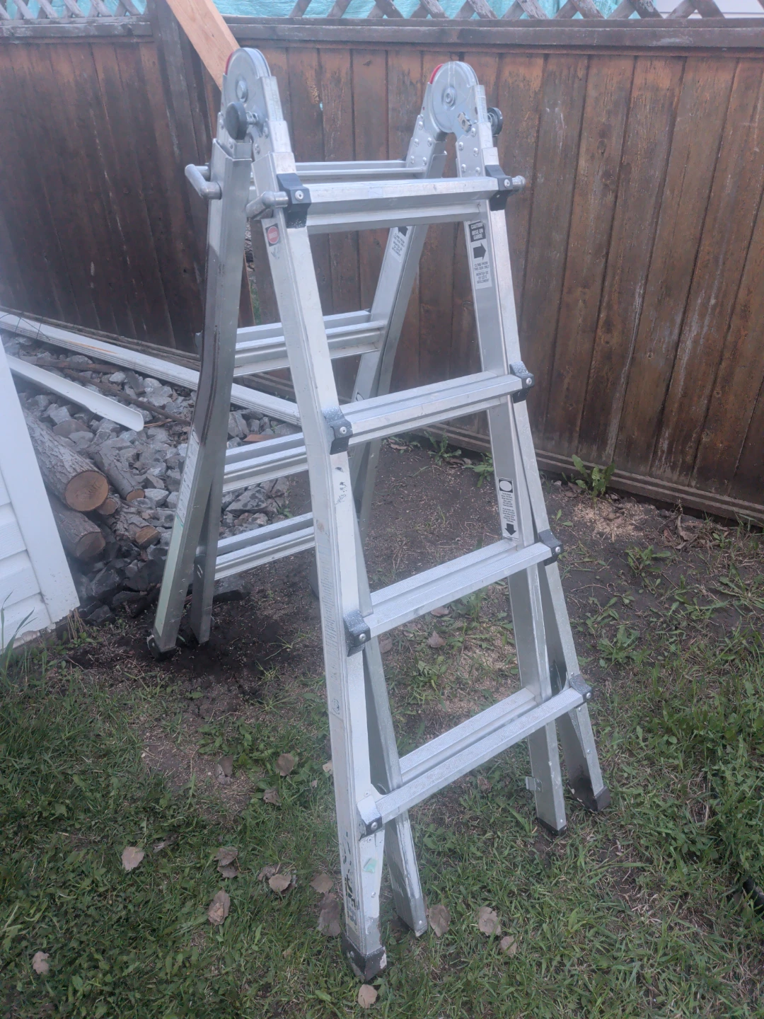 17ft Vulcan step ladder - photo 2