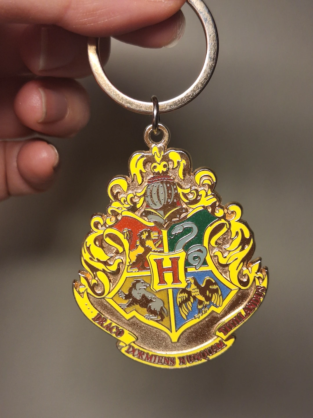Harry Potter Hogwarts Chest Gold Keychain