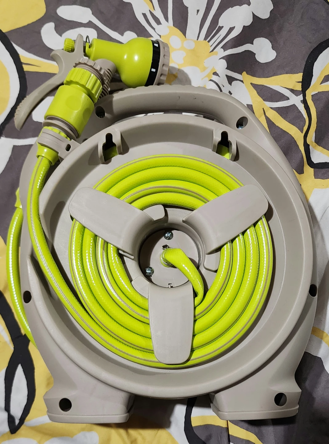 33 foot garden hose and reel - photo 2