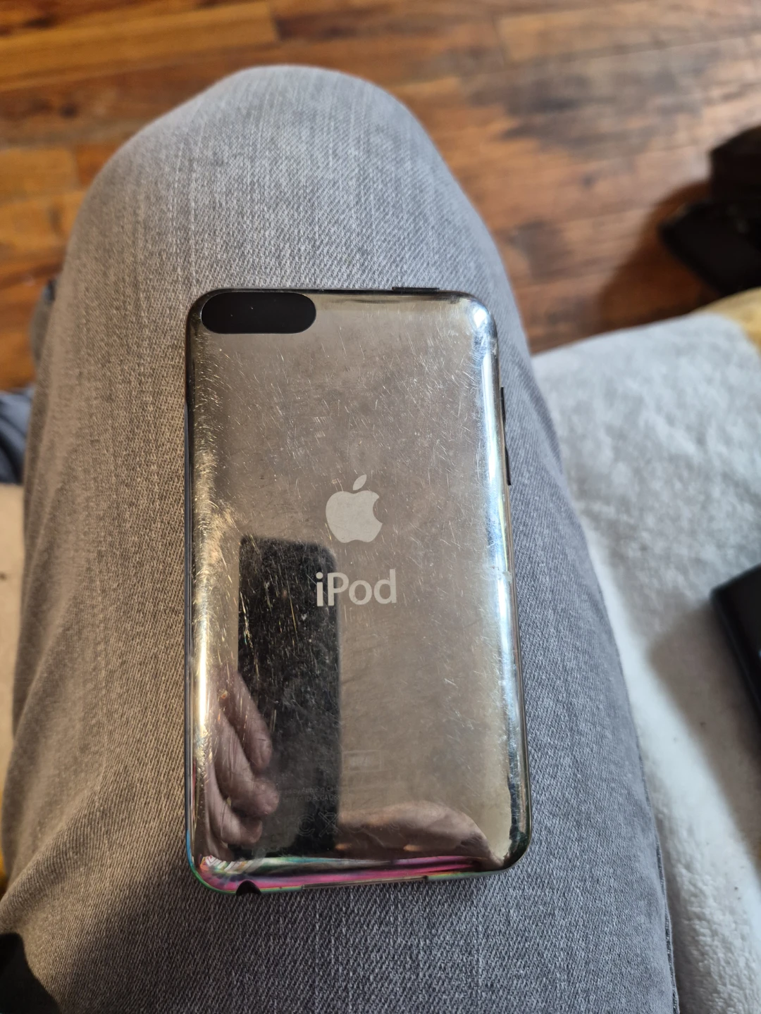 Apple iPod Touch (4th Gen) - photo 2