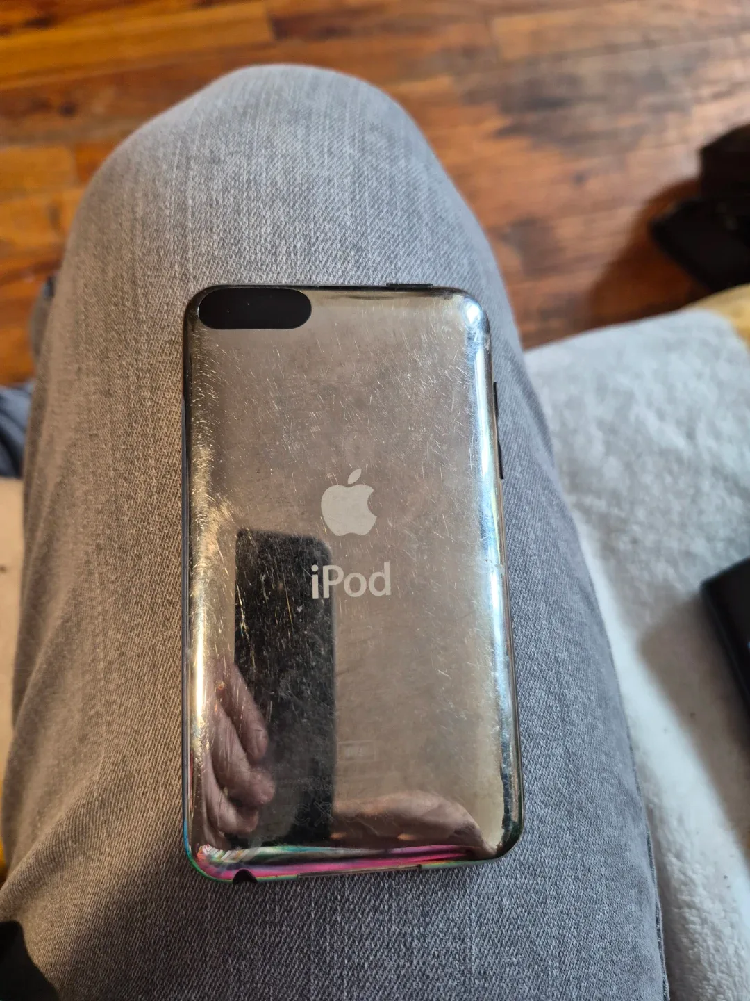 Apple iPod Touch (4th Gen) - photo 2