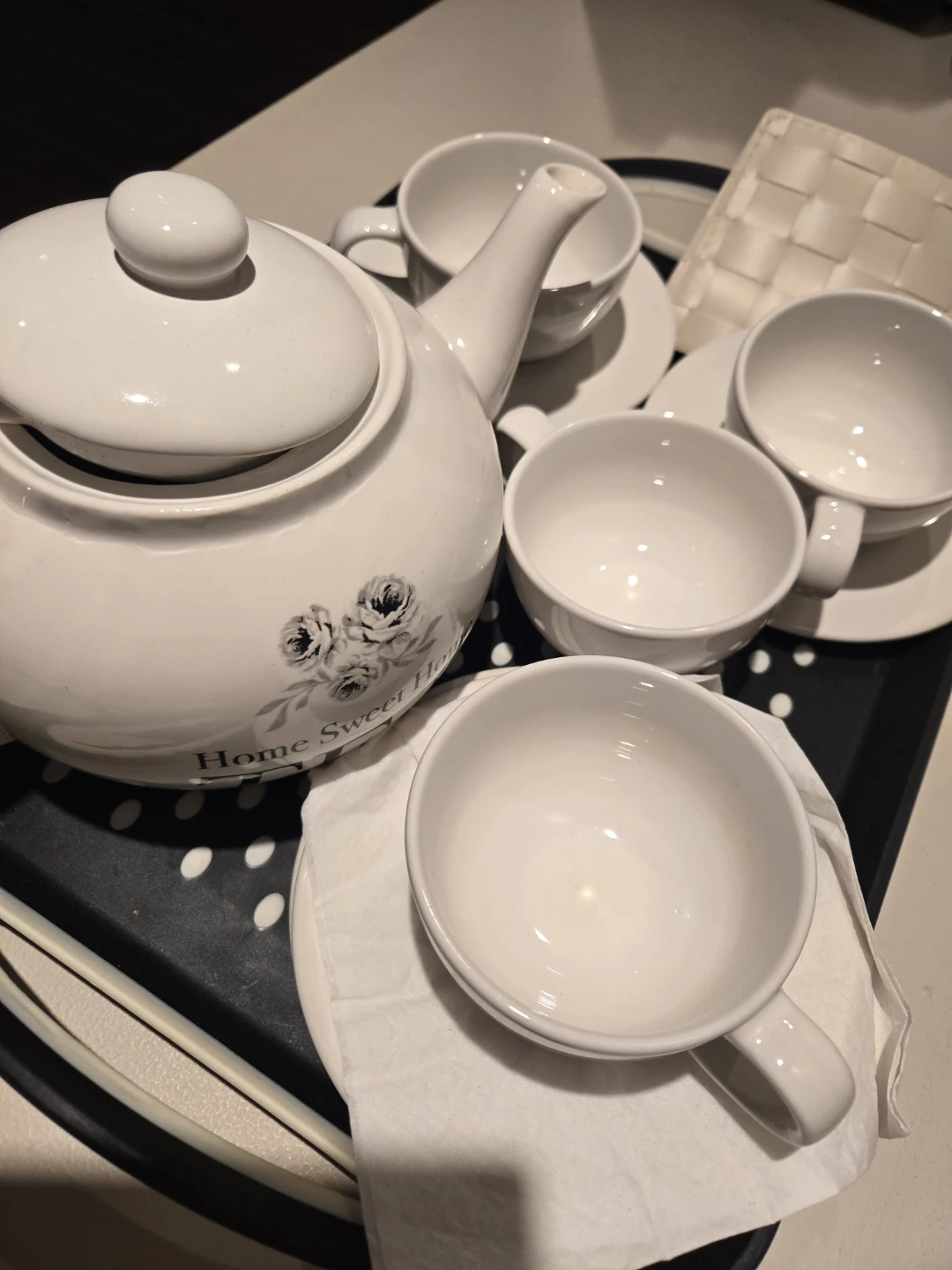 White Tea Set with Teapot and Cups - photo 3