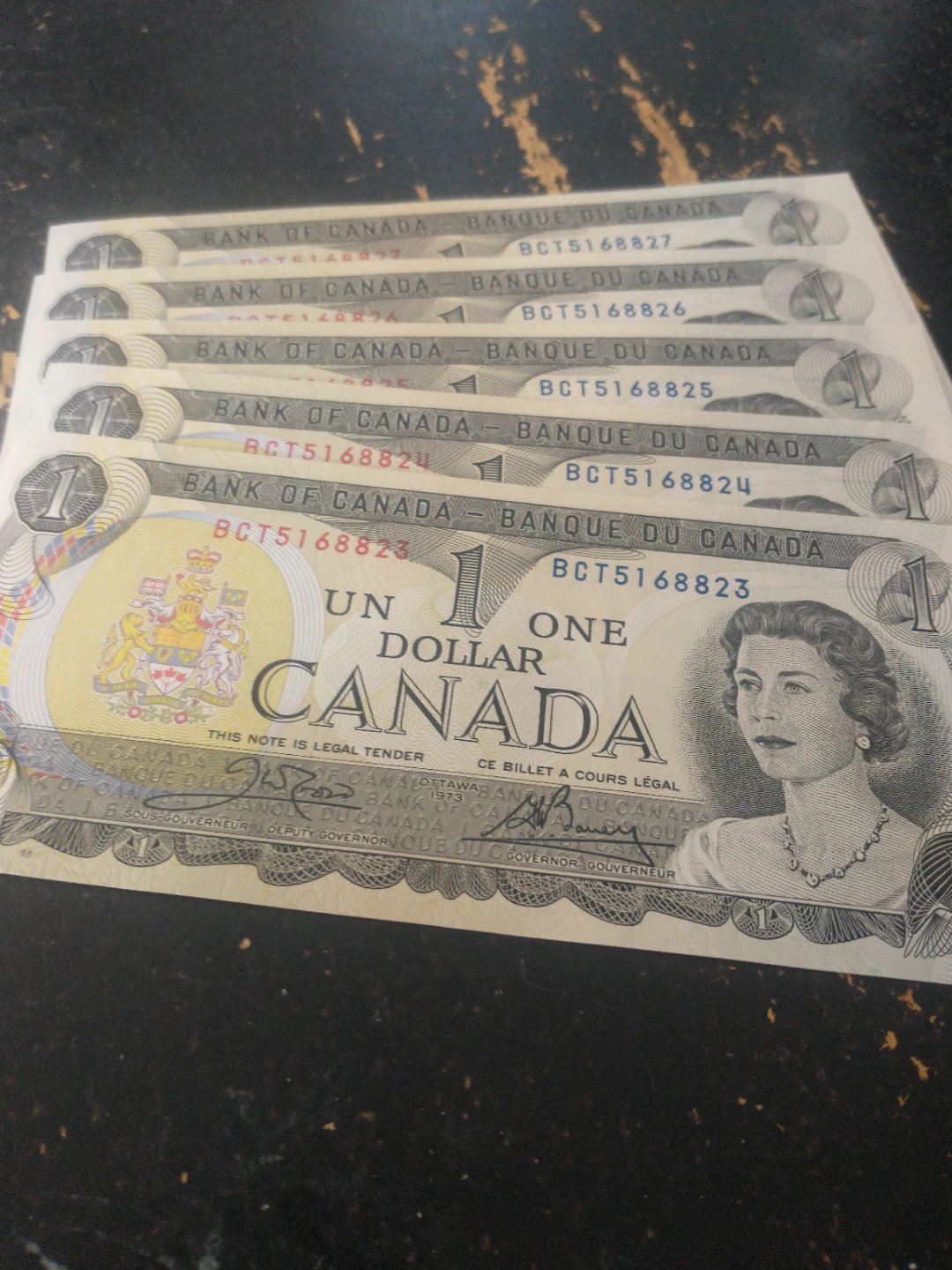 1973 Canada uncirculated 5 consecutive $1 banknotes ends ~8827