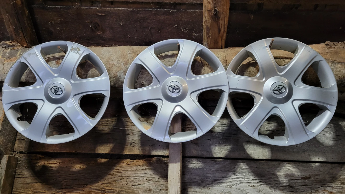 Set of 3 Silver Toyota Hubcaps