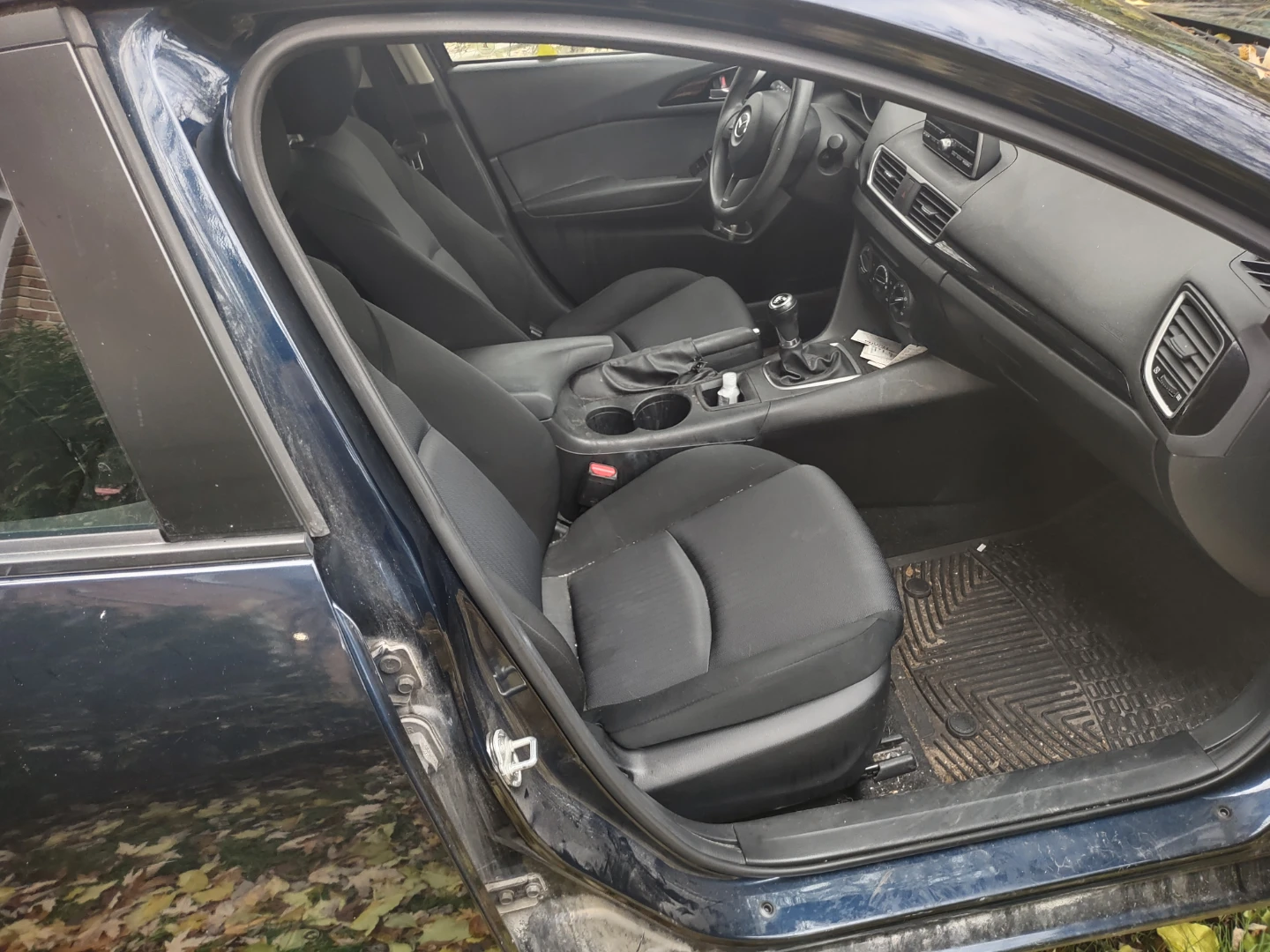 Mazda 3 Sedan - photo 3