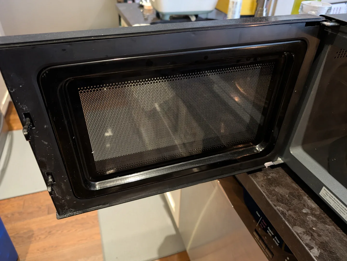 Panasonic Microwave NN-SU65LB 1100W - photo 4