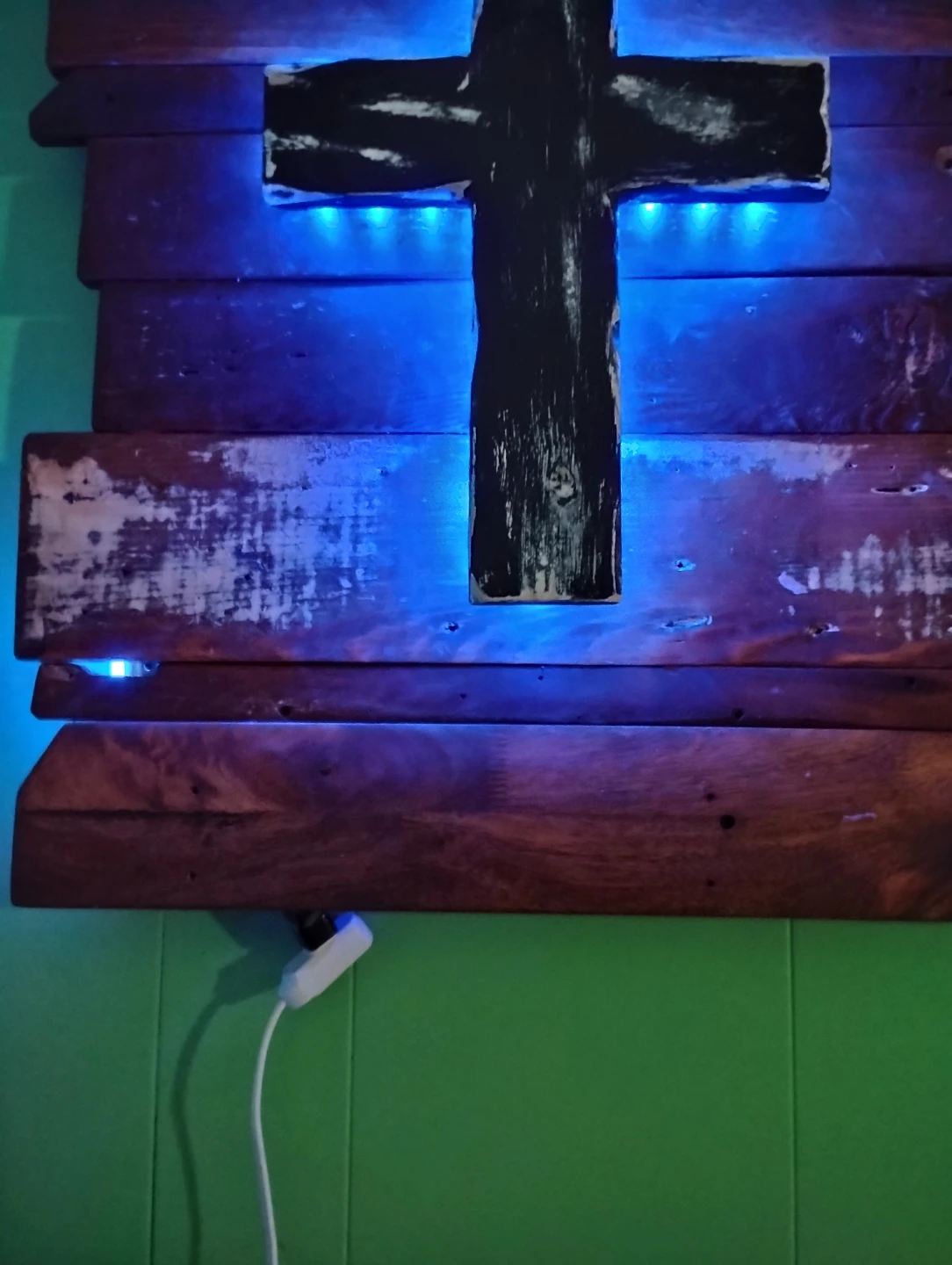 Rustic Wooden Cross with LED Lights - photo 2