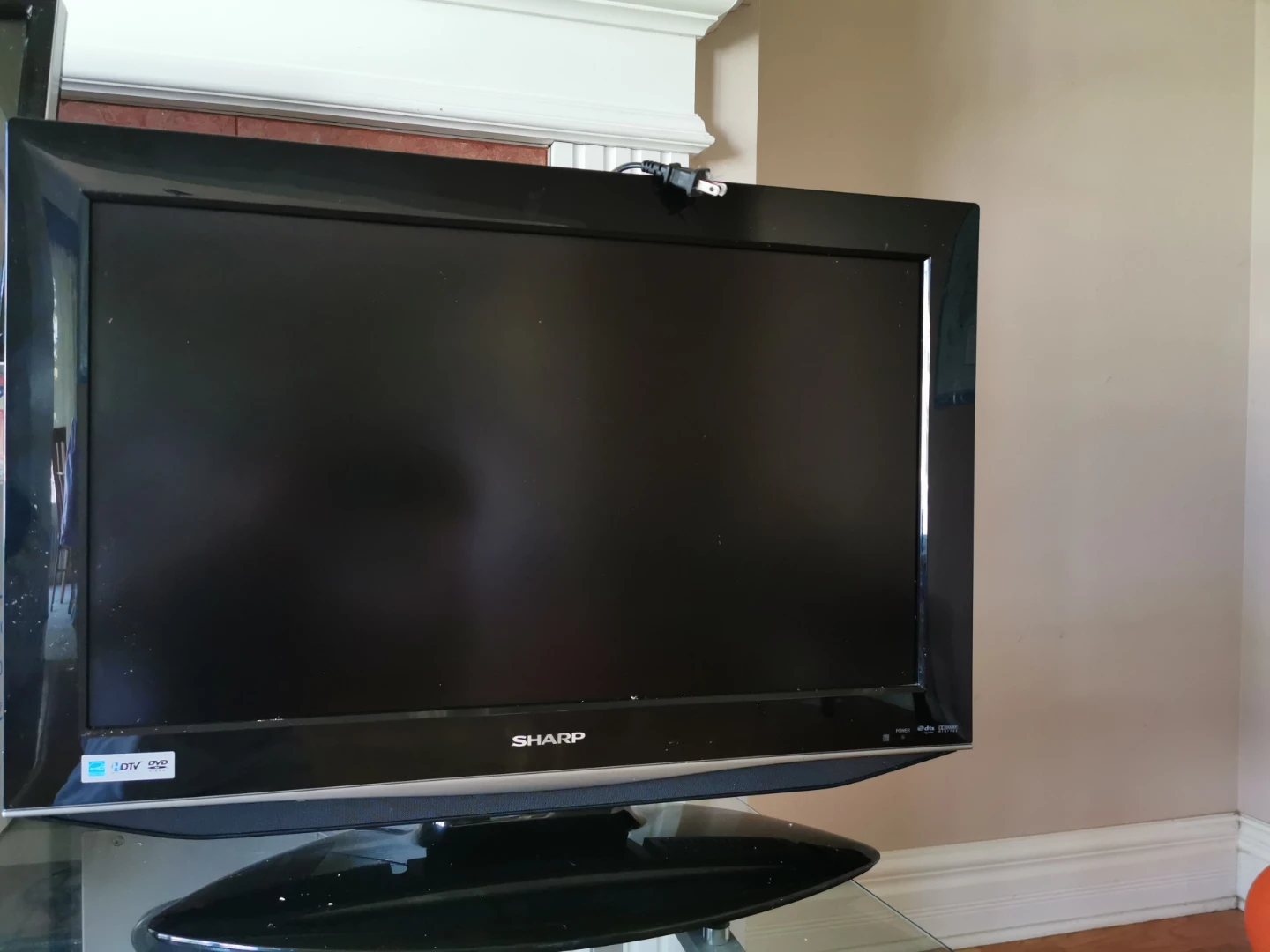 Sharp LC-26DV22U 26" LCD TV with Built-in DVD Player