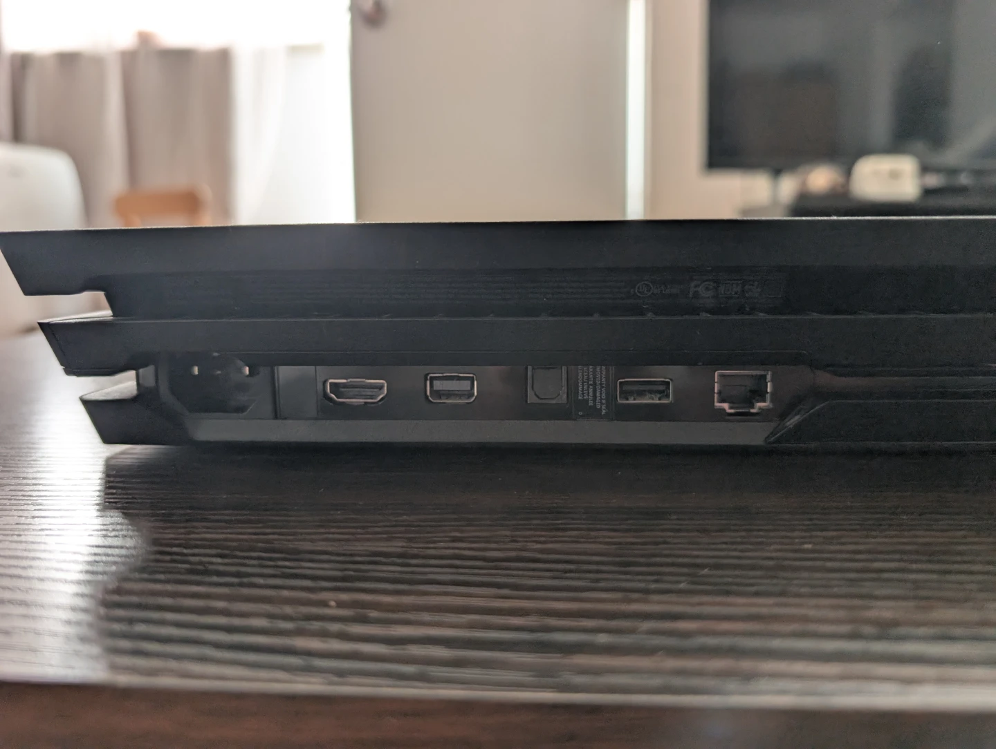PS4 Pro 1TB CUH 7115B - photo 3