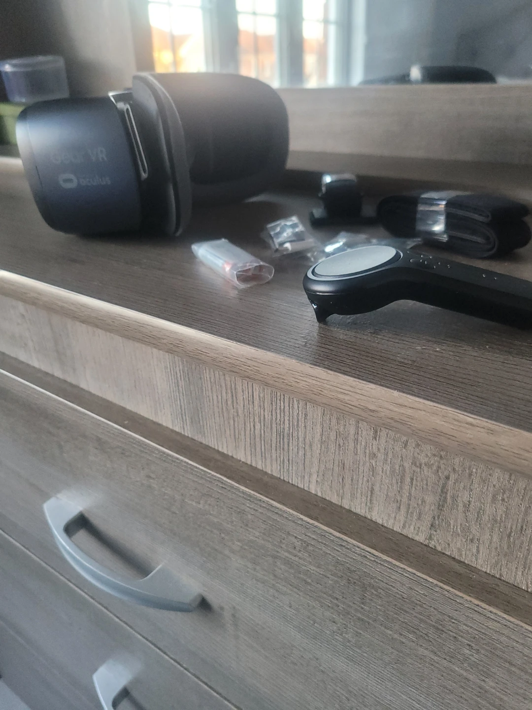 Samsung Gear VR Virtual Reality Headset with Controller - photo 3