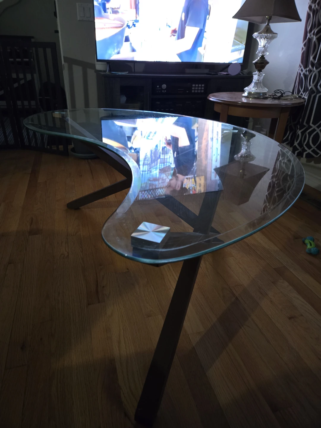 Curved Glass Coffee Table with Dark Wood Legs - photo 2