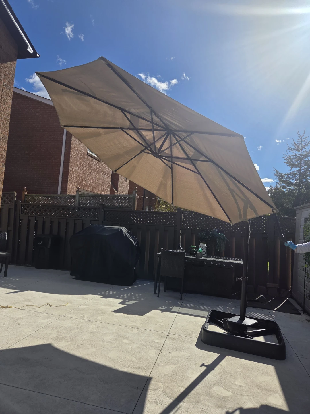 Large Patio Umbrella 10-11 feet with Lights - photo 2
