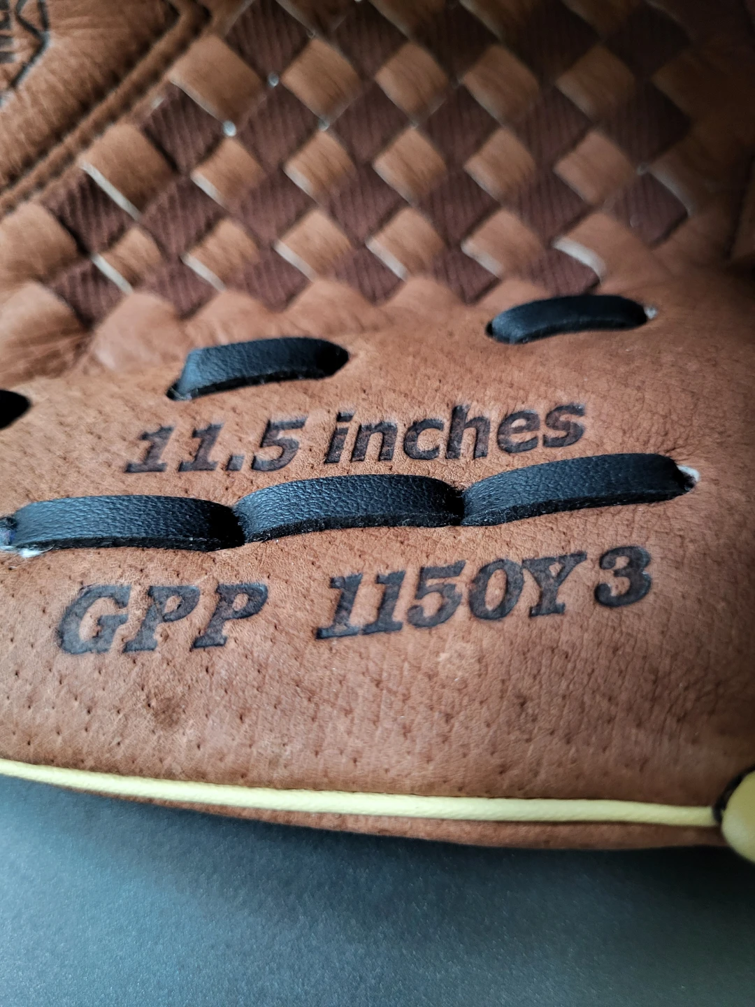 Mizuno Prospect Youth Baseball Glove (11.5 in) - photo 3