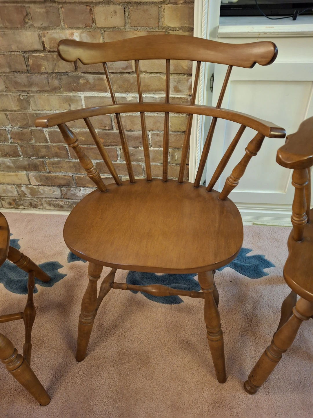3 Wooden Windsor Style Armchairs - photo 3