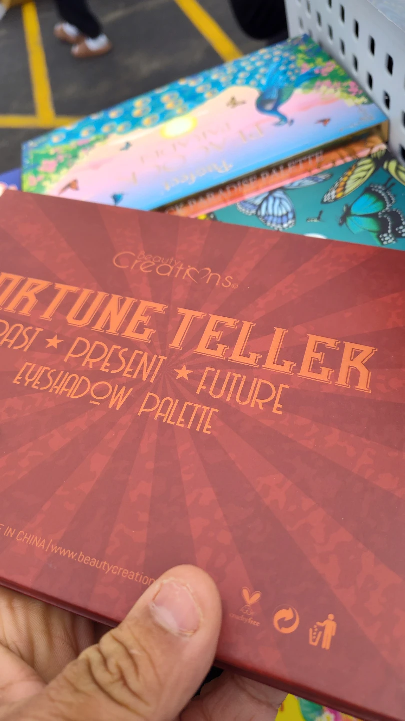 Beauty Creations Fortune Teller Eyeshadow Palette - photo 2