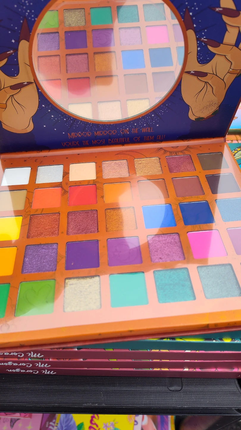 Beauty Creations Fortune Teller Eyeshadow Palette - photo 4