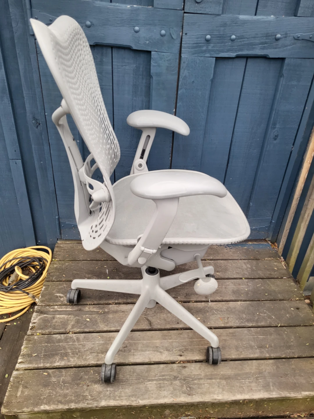 Herman Miller Mirra 2 Chair - photo 2
