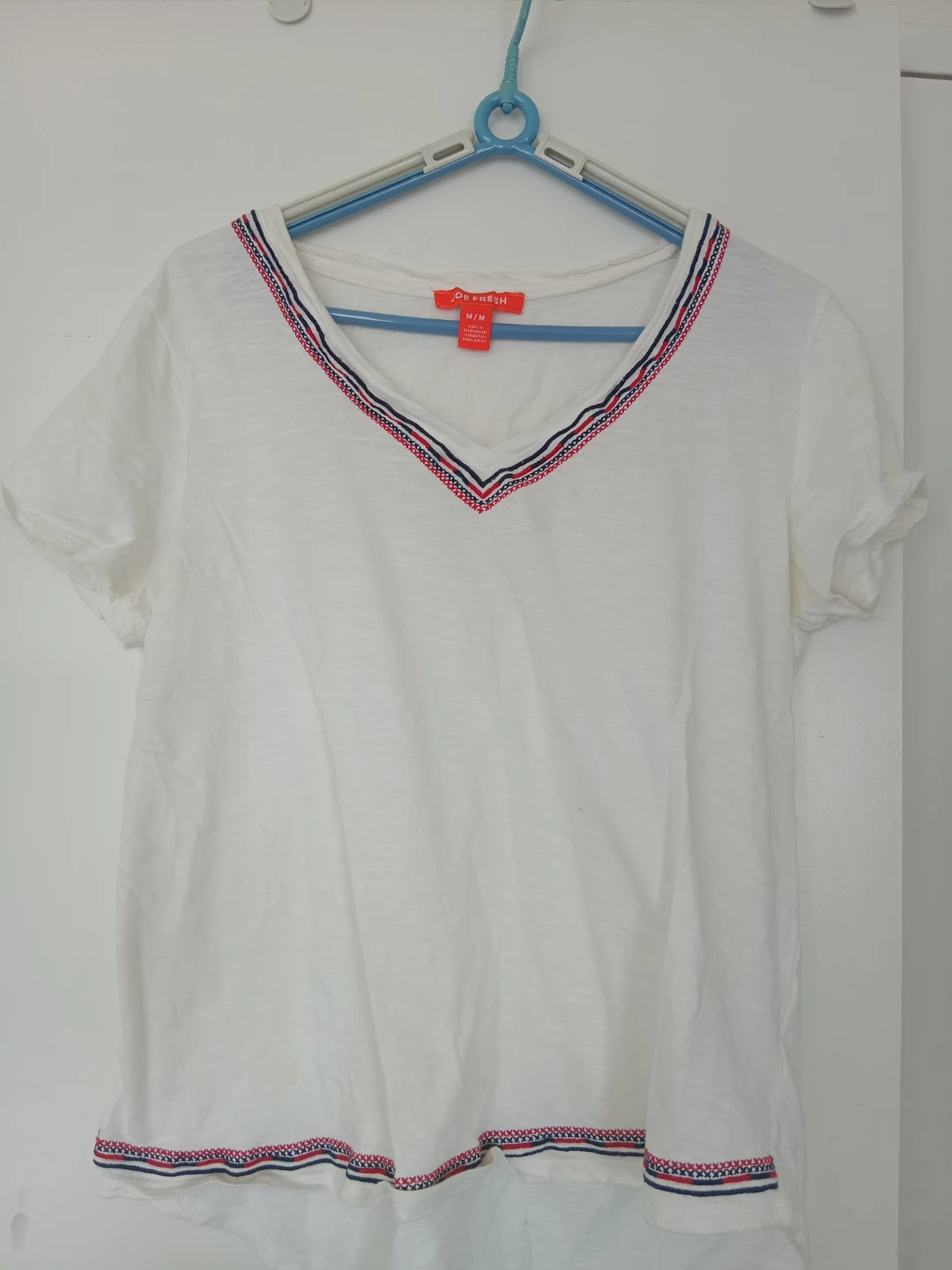 Joe Fresh White Embroidered V-Neck T-Shirt - Medium