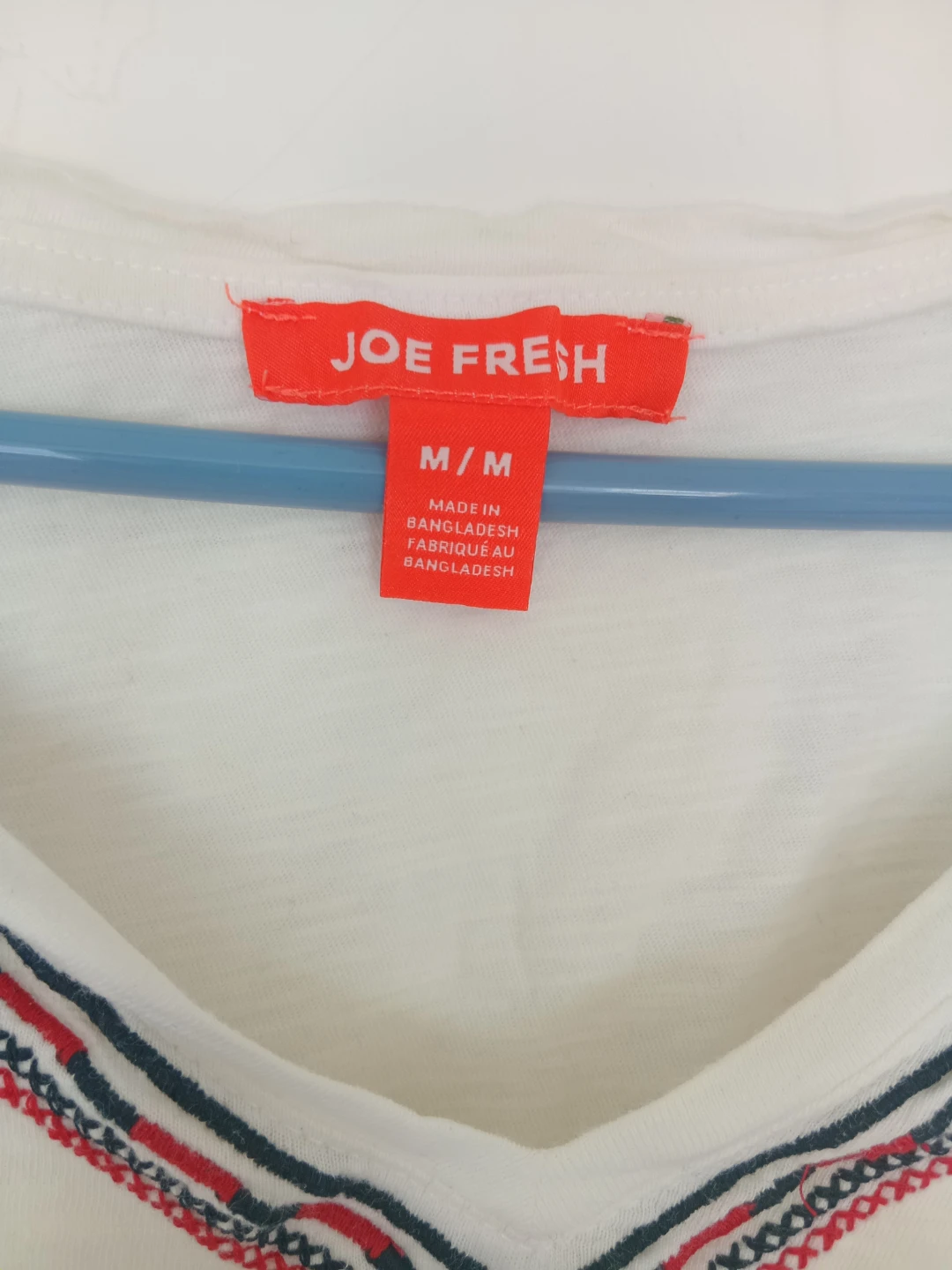 Joe Fresh White Embroidered V-Neck T-Shirt - Medium - photo 2