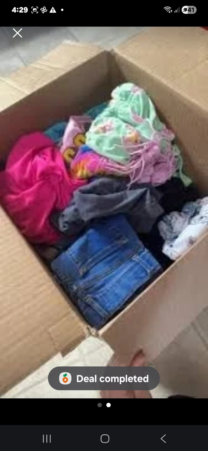 Box of 2T- 4T girls' clothing - photo 2