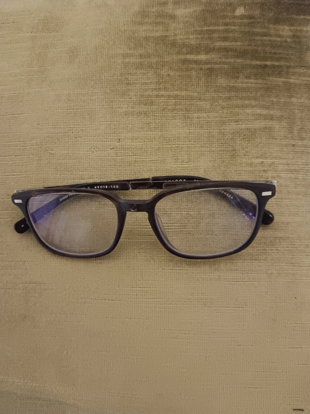 BLU BONLOOK eyeglasses. Frame measurements are 49-18-140.