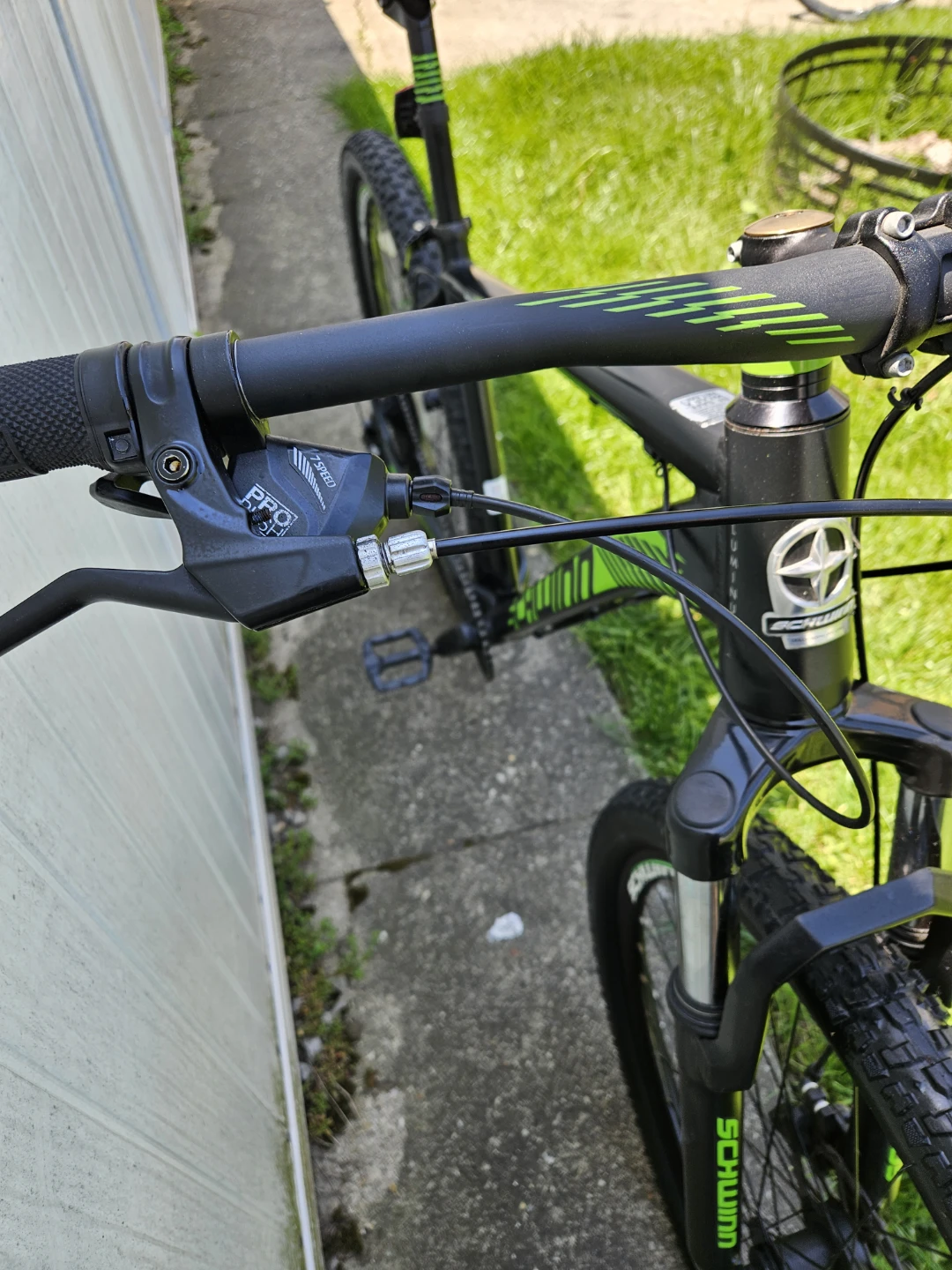 Schwinn 29er Mountain Bike - photo 2