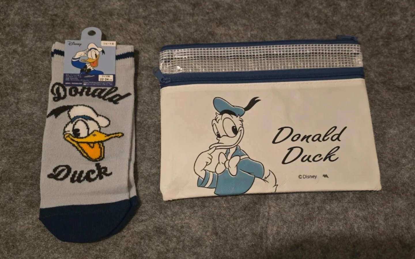 TRAVEL SALE !Donald Duck Socks and Pouch Set Japan - photo 3
