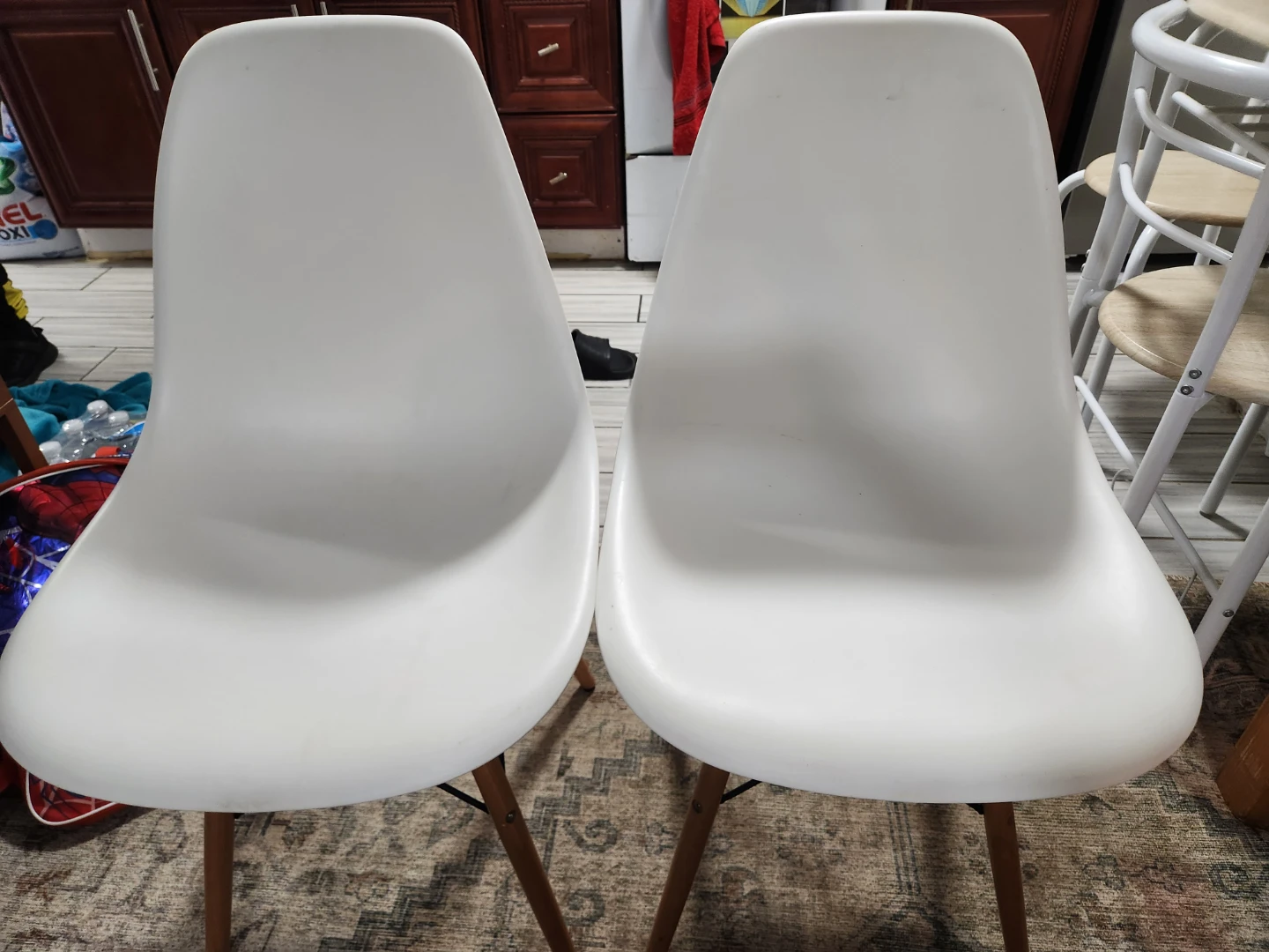 Set of 2 dining chairs each 25$