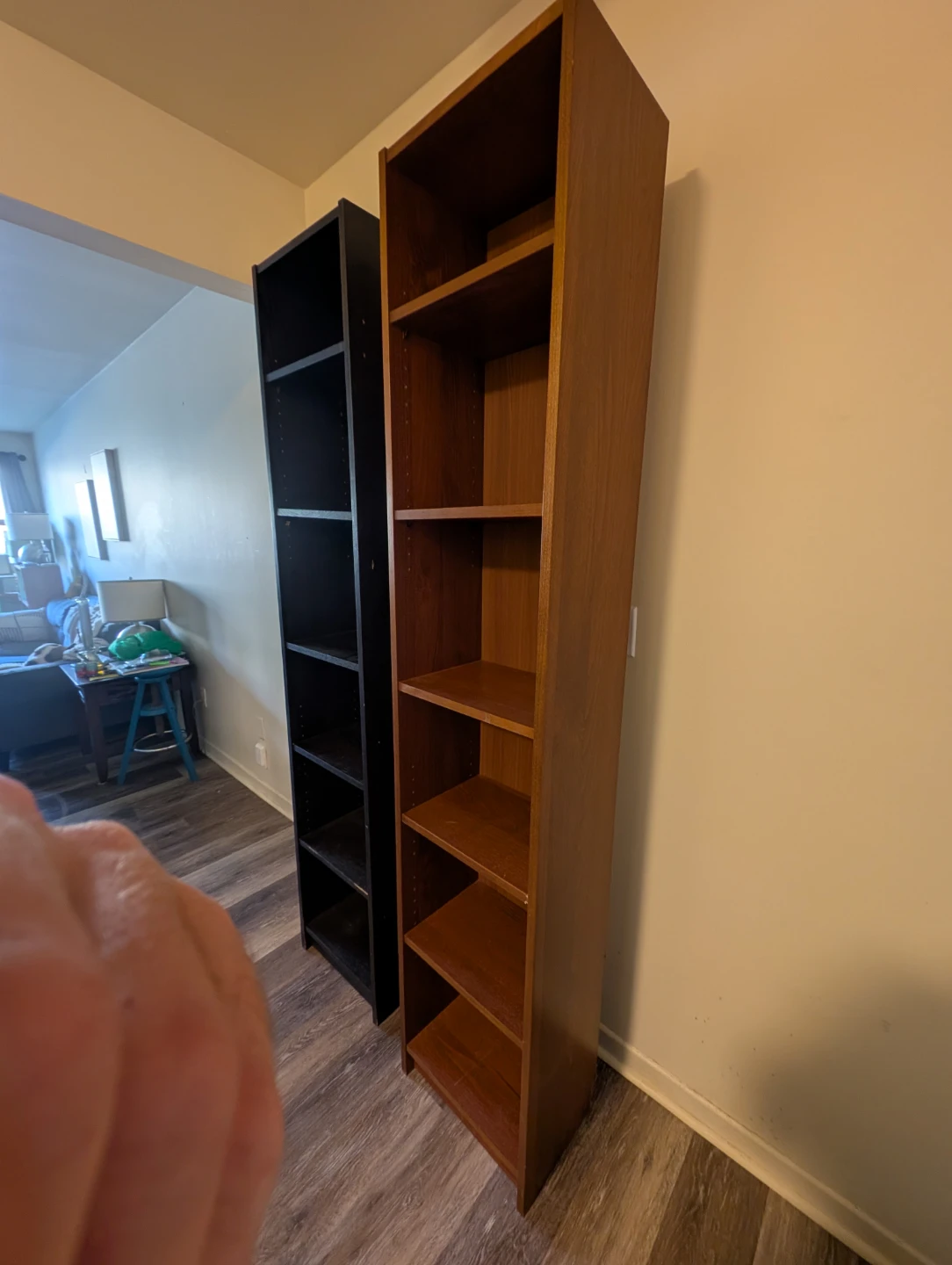 Two tall bookshelves - black and wood finish - photo 3