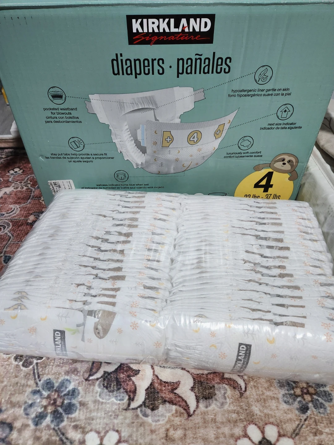 Kirkland Signature Size 4 Diapers (66 count). New