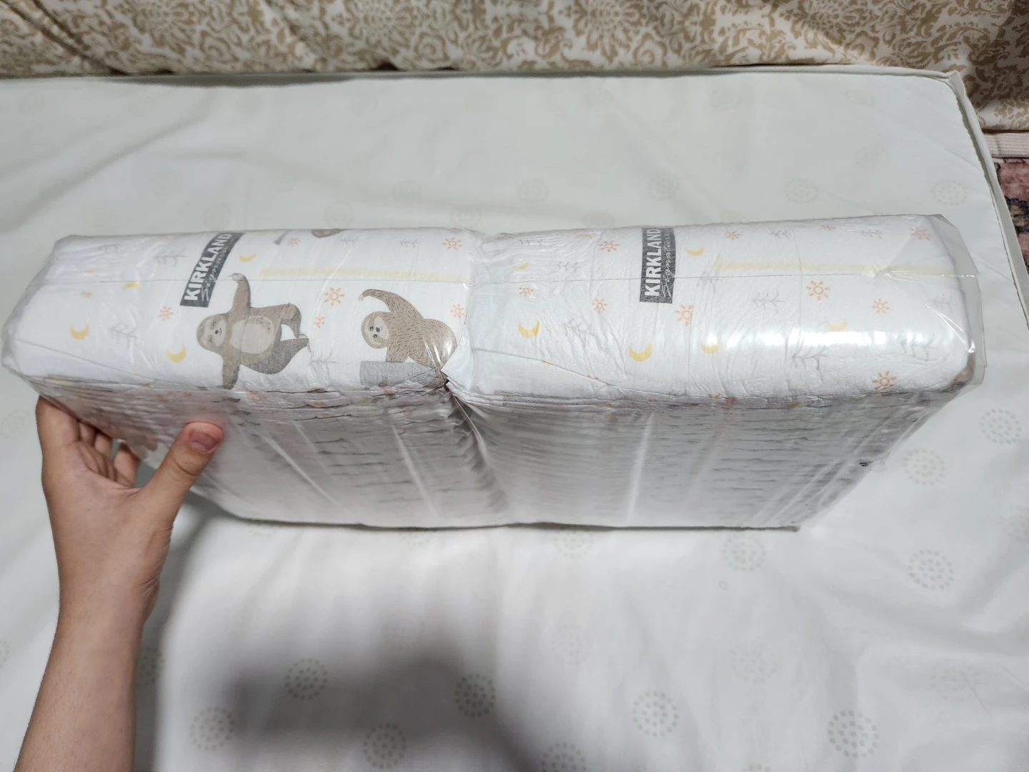 Kirkland Signature Size 4 Diapers (66 count). New - photo 2