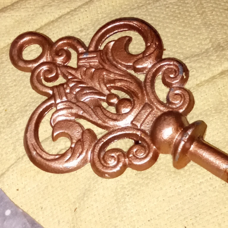 Decorative Copper-Coloured Ornate Key - photo 3