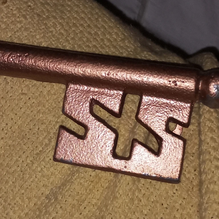 Decorative Copper-Coloured Ornate Key - photo 4