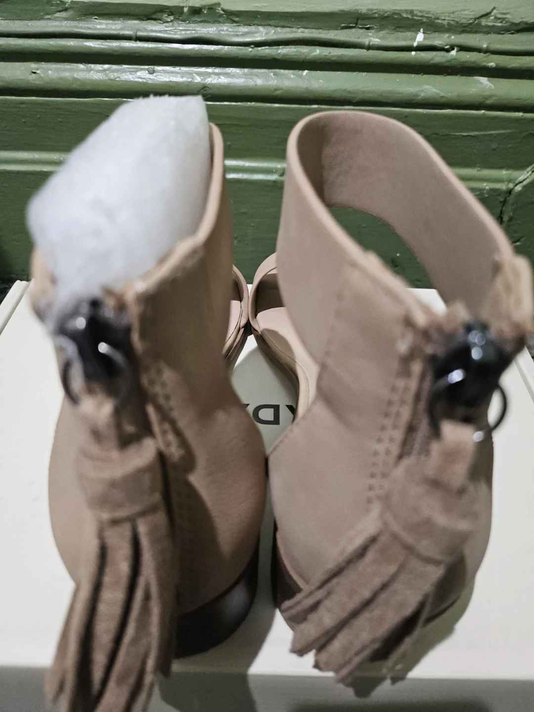 J. Adams Tan Suede Tassel Ankle Strap Block Heel Sandals Size 6 - photo 4