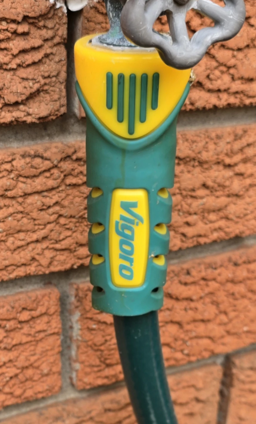 Vigoro 50ft Garden Hose with Spray Nozzle - photo 2