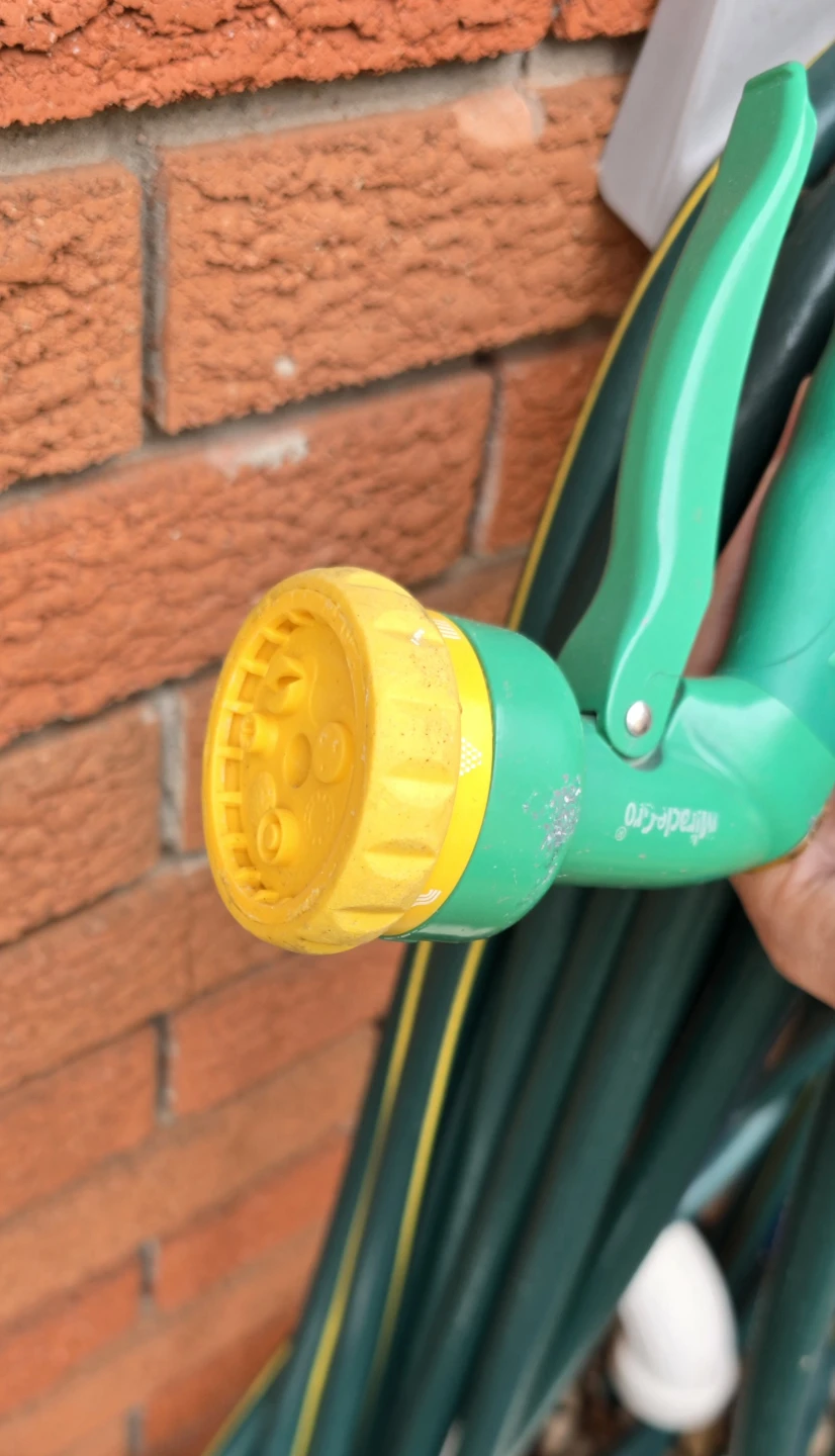 Vigoro 50ft Garden Hose with Spray Nozzle - photo 4