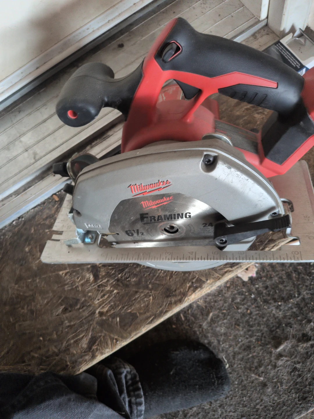 Milwaukee 6 1/2" Framing Circular Saw - photo 3