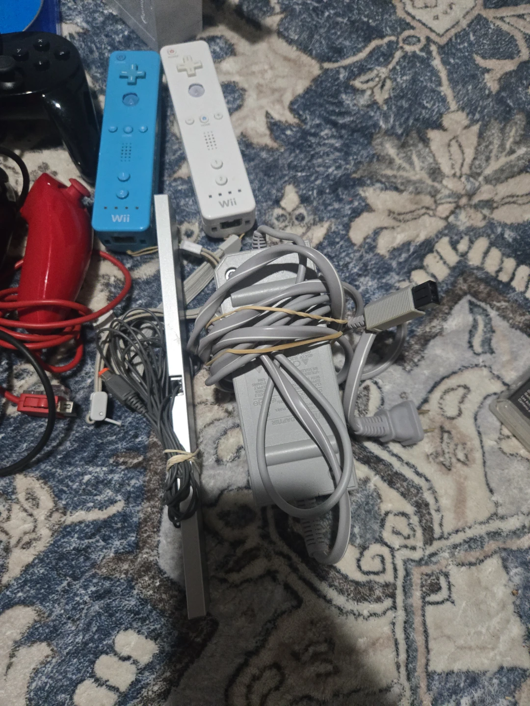 Nintendo Wii Console Bundle with Wii Sports - photo 4