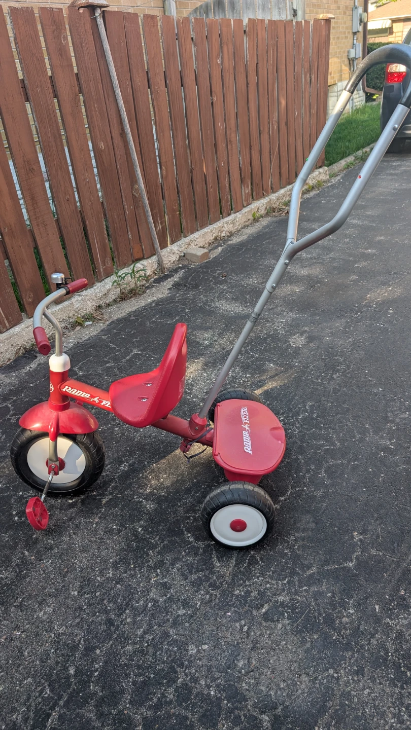 Radio Flyer Red Tricycle with Handle - photo 5