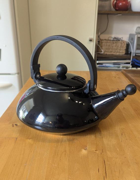 Le Creuset Black Zen Tea Pot Kettle 1.5 L (1.6 qt), Black